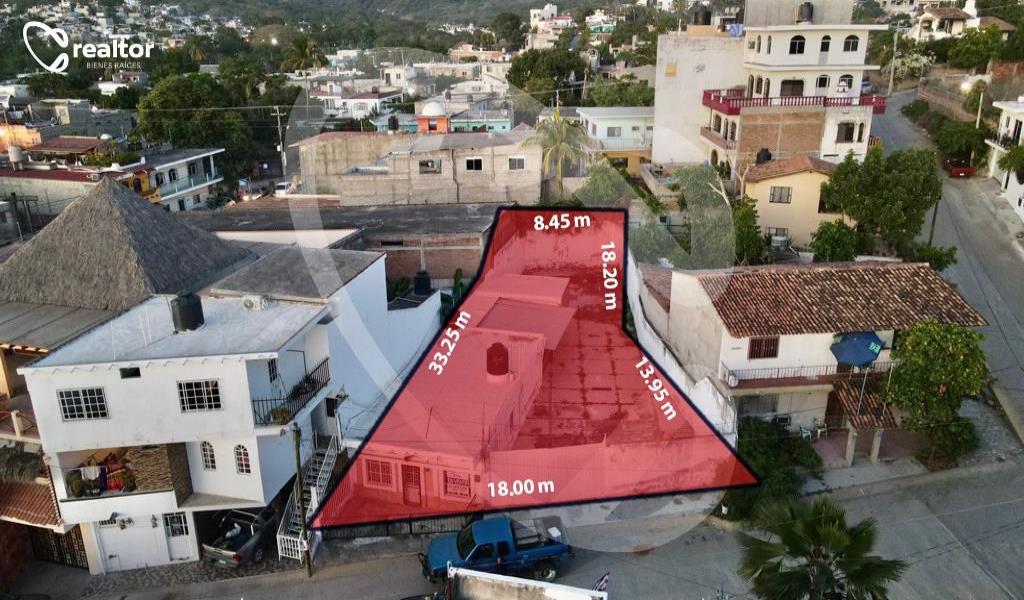 CASA CON EXCEDENTE DE TERRENO EN BUCEARÍAS