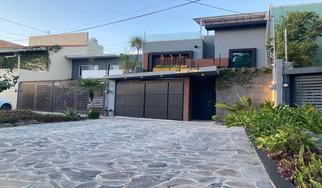 CASA EN VENTA EN JARDINES DE GUADALUPE