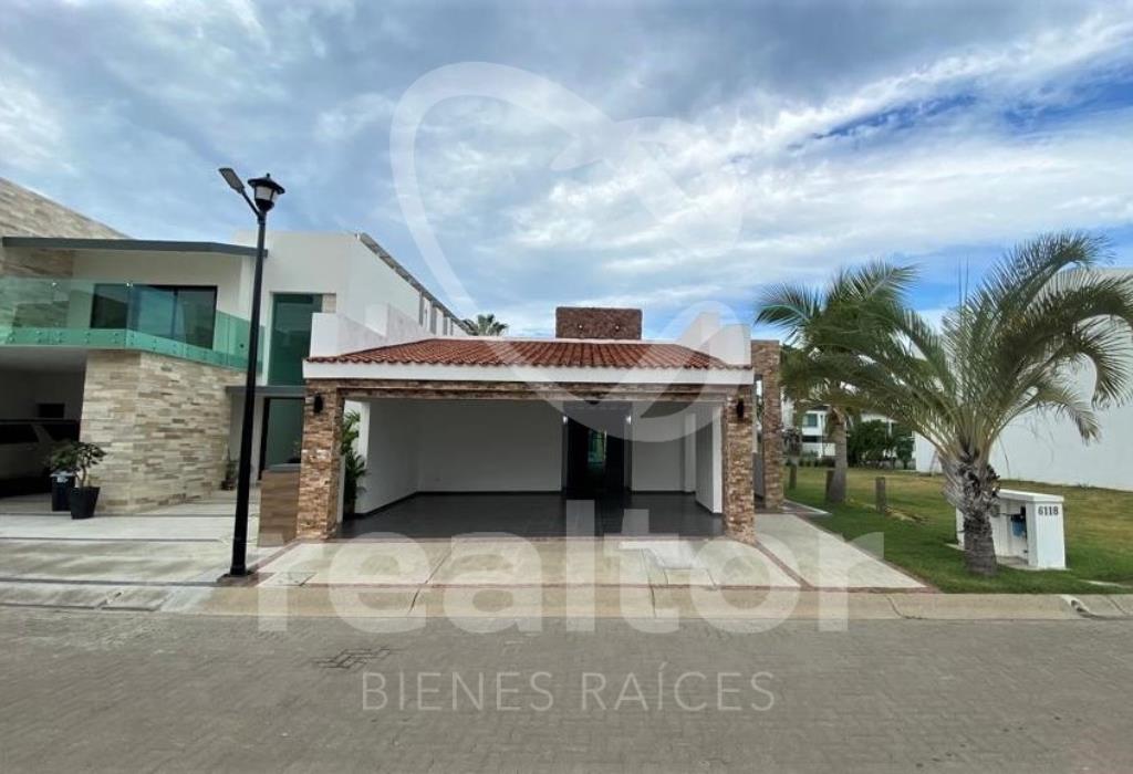 CASA EN VENTA EN FRACC. PUERTA AL MAR EN MARINA MAZATLÁN