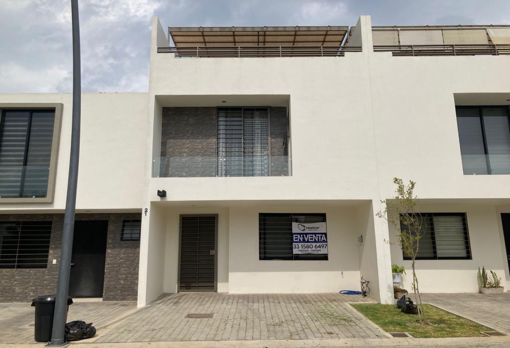 CASA EN VENTA EN ARBORETO RESIDENCIAL.