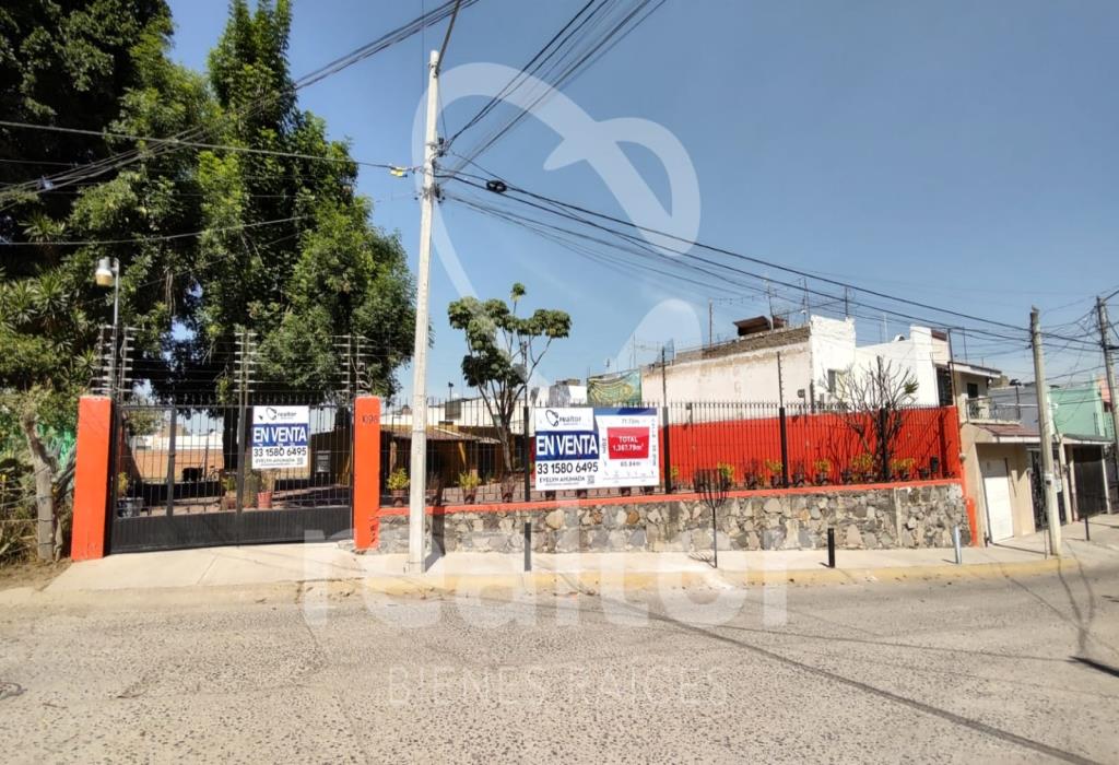 TERRENO EN VENTA EN JARDINES DE LA PAZ, GDL, JAL