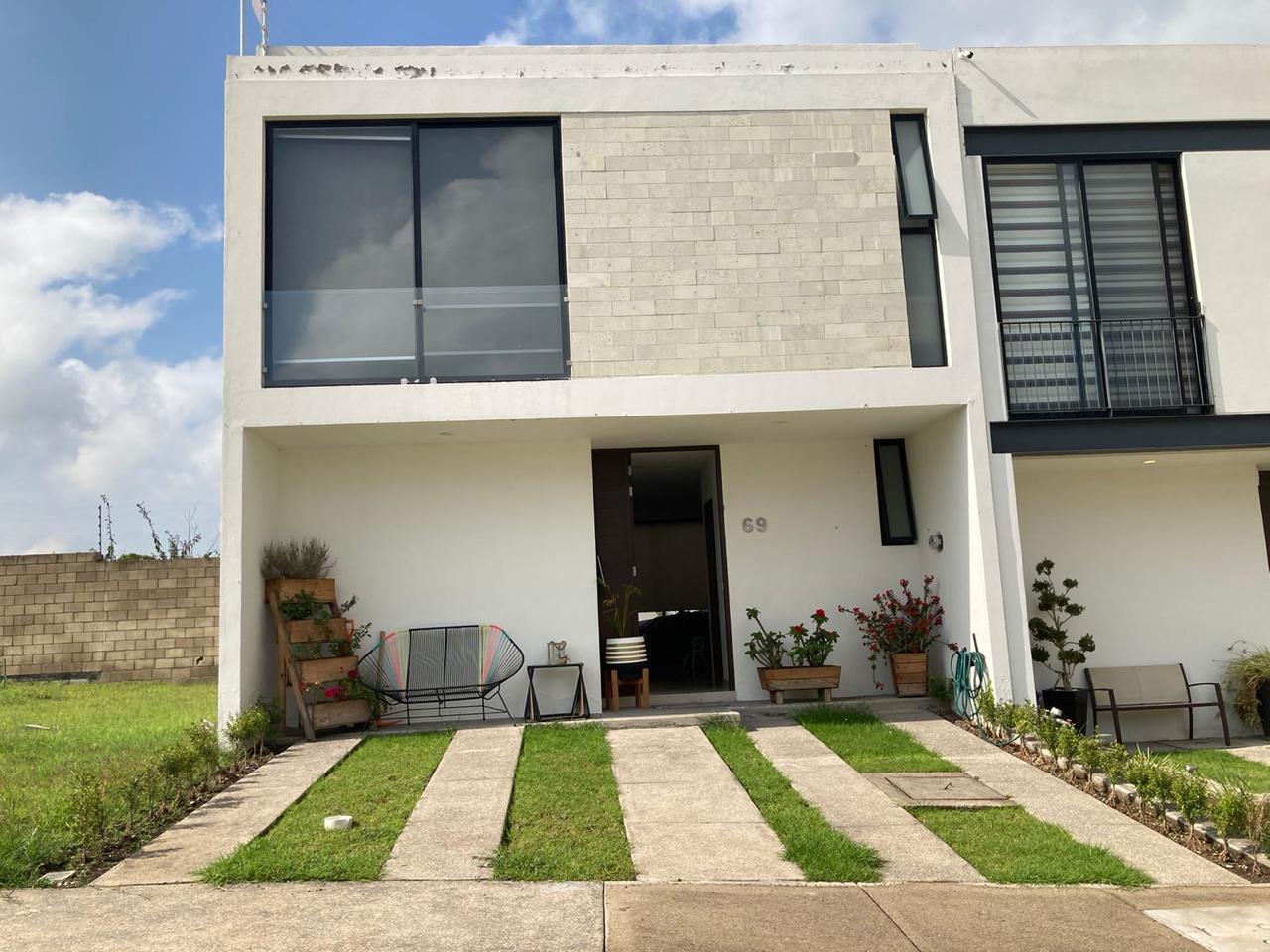 001, CASA EN VENTA EN TLAJOMULCO, JALISCO(Adamar Residencial)