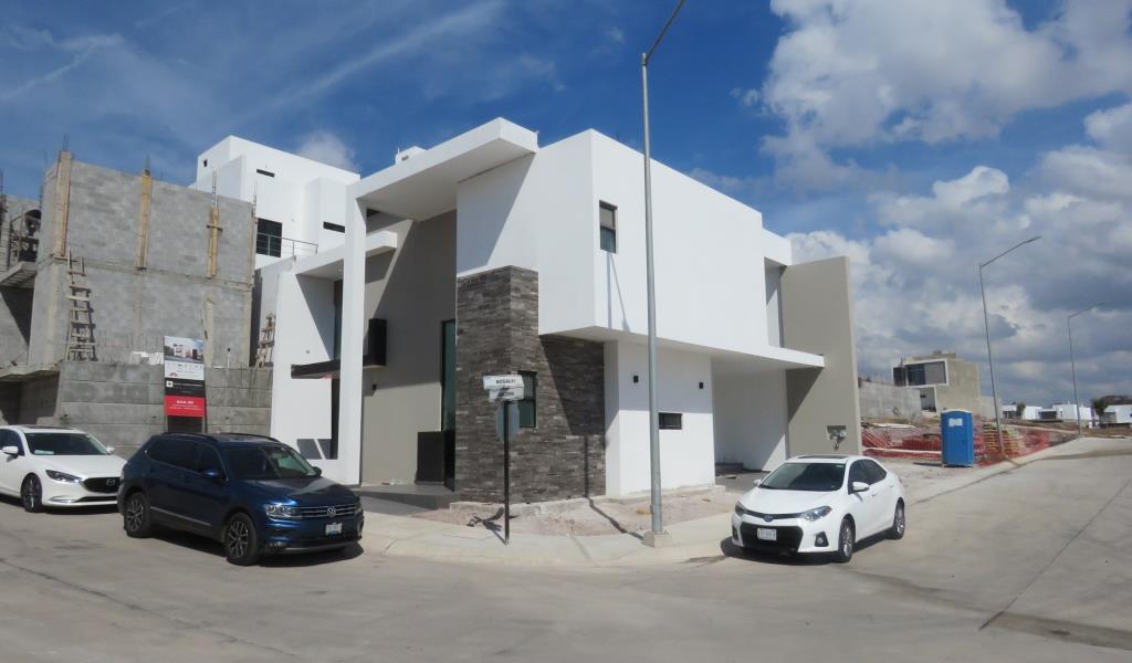 CASA EN VENTA EN FRACC. SONTERRA RESIDENCIAL